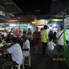 ローカルの方や観光客の方で賑わっている“センゴール”