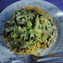 ボリュームたっぷりの《ターミー・ゴレン》！