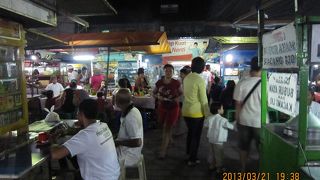 朝は朝市、夕方からは“センゴール（夜市）”が楽しめます！