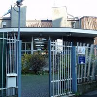 団地の中に有ります。