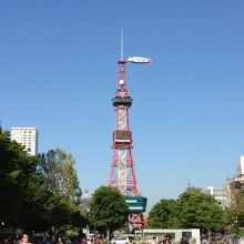 タワーにのぼるために、向かってるとこです