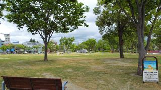 ふれあい館をはじめ充実した施設がある公園です