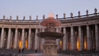 シンメトリーの広場