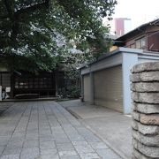 石村近江に縁のあるお寺です。