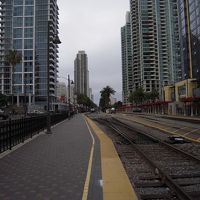 徒歩5分でローカル線のサンタフェ駅