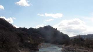 吾妻川に沿った遊歩道