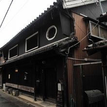 重厚な歴史の建物