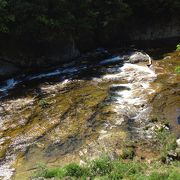 温泉スタンドや無料の足湯もあります