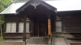 寒さに耐えるにはあまりに簡素