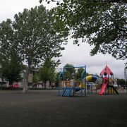 子供用の遊具が充実した公園