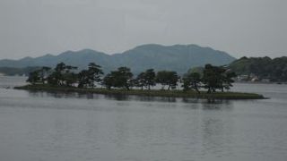 宍道湖に浮かぶ松の島