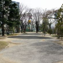 フェンスが多くて、散策しにくいかな