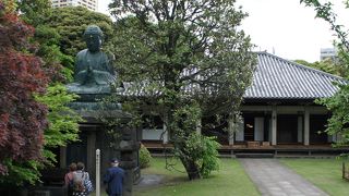 入ってすぐに大仏さん