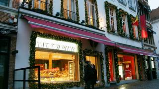 ベルギー王室ご用達のパティスリーで朝食を