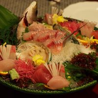 美味三昧のお刺身　バジルのソースが新鮮！もちろんお魚も