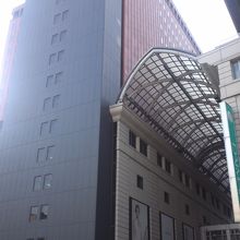 ツインビルになっている