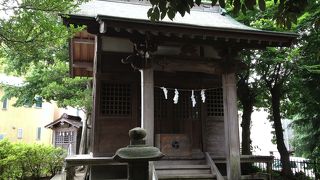 可愛い感じの社です