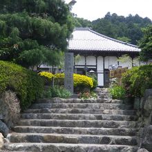 建物の裏にある円通寺