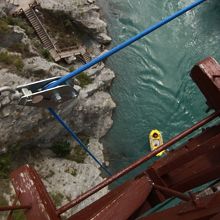飛び込む先はこんなかんなカンジ