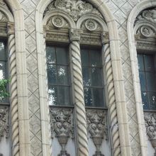 こんな窓から外を見たい