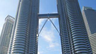 世界各地からの観光客が集まる