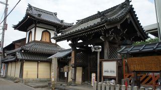 今井町は、称念寺の寺内町として始まった街