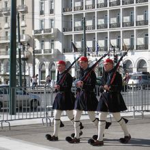 無名戦士の碑の前で行われる衛兵交替式☆