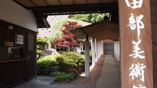 塩見縄手の一角にあります