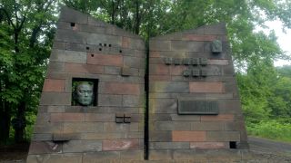 教科書に掲載されるほど有名