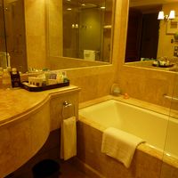 バスタブとシャワーブースが快適♪