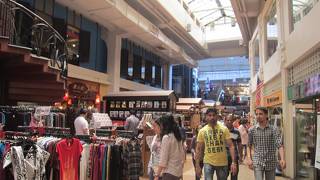 きれいで涼しいお買い物スポット