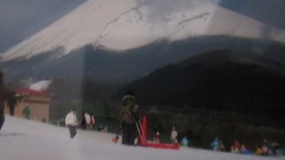 冬はソリ遊びも楽しめます