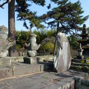 高伝寺 --- 九州を代表する戦国武将「鍋島直茂」や「龍造寺隆信」のお墓があります。