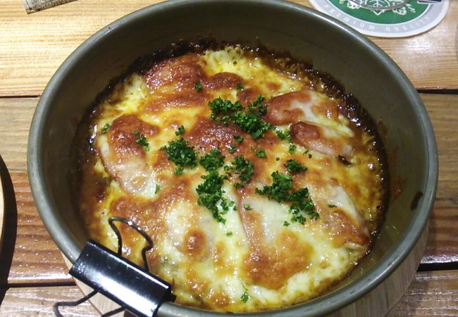 ピザをスプーンで食べるから「スプーンピザ」