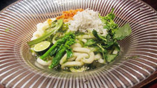 器の大きいうどん屋さん