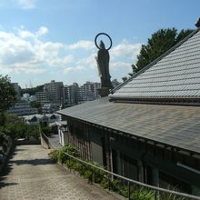 戸塚の街一望、墓苑から。