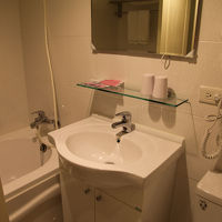 シャワーカーテンを使っても水回りが悪かったです