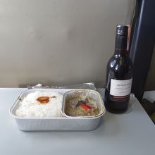 グリンカレー。ちょっと物足りない。味はまあまあ。