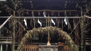 落ち着いた神社