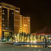 エキゾチック、豪華…..