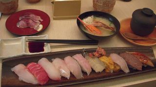 モール内のおいしいお寿司屋さん