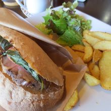 ポークバーガー？