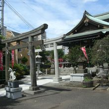 正宗稲荷大明神。山門入り左手