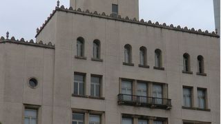 素敵な塔屋。クイーンの名にふさわしい建物