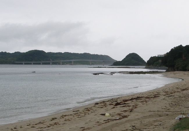 角島大橋と角島が見える