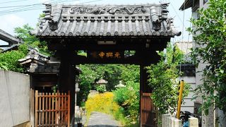 元興寺極楽坊とは違う寺院