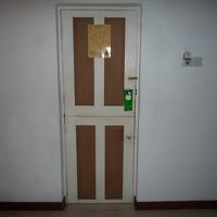 不安なドア・・・