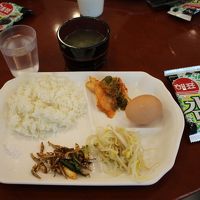 朝食は日本の東横インより充実
