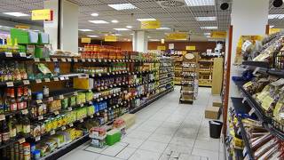 深夜まで開いていて便利