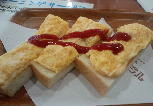 たまたまモーニングで寄ってみました。なんだこのトーストは？？？
